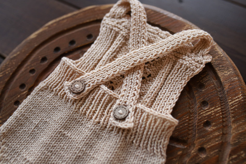 Knitted jumpsuit, bonnet and booties for a newborn, merino wool clothing set, newborn photo shoot props, newborn photo shoot clothes, hospital discharge clothes. (Copy) (Copy) (Copy) (Copy)