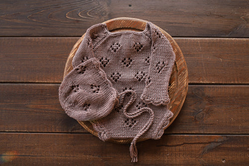 Knitted jumpsuit, bonnet and booties for a newborn, merino wool clothing set, newborn photo shoot props, newborn photo shoot clothes, hospital discharge clothes.