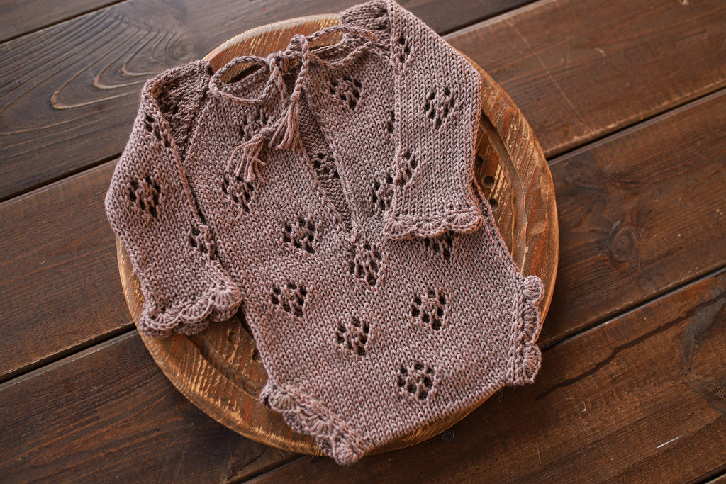 Knitted jumpsuit, bonnet and booties for a newborn, merino wool clothing set, newborn photo shoot props, newborn photo shoot clothes, hospital discharge clothes. (Copy) (Copy) (Copy)