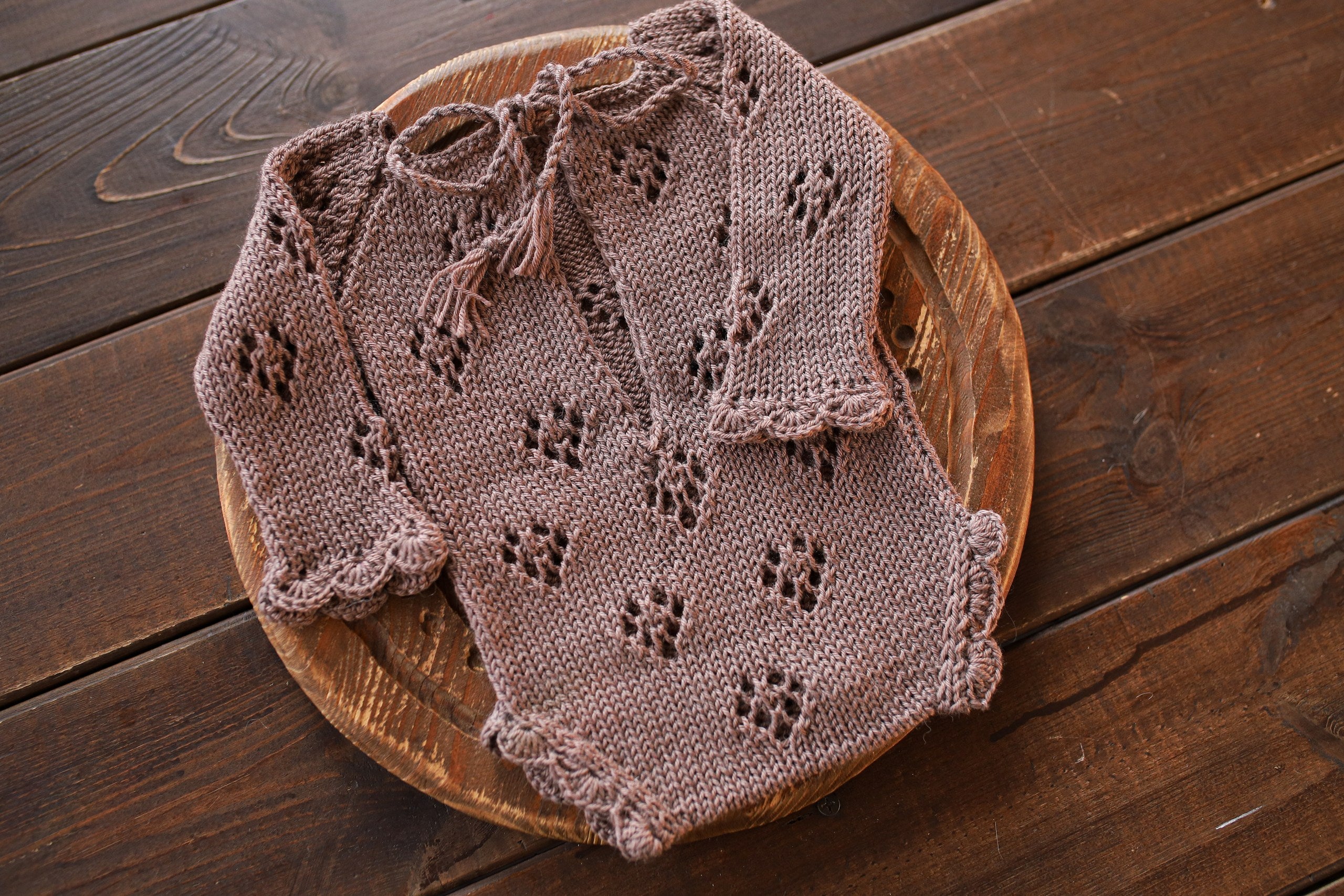 Knitted jumpsuit, bonnet and booties for a newborn, merino wool clothing set, newborn photo shoot props, newborn photo shoot clothes, hospital discharge clothes. (Copy) (Copy) (Copy)