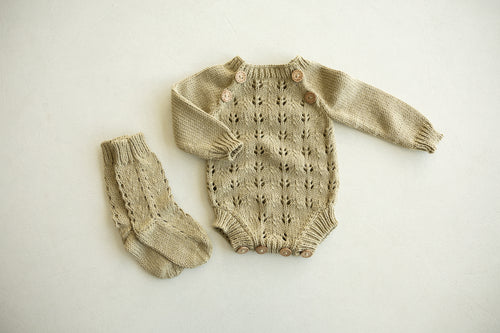 Knitted jumpsuit, bonnet and booties for a newborn, merino wool clothing set, newborn photo shoot props, newborn photo shoot clothes, hospital discharge clothes