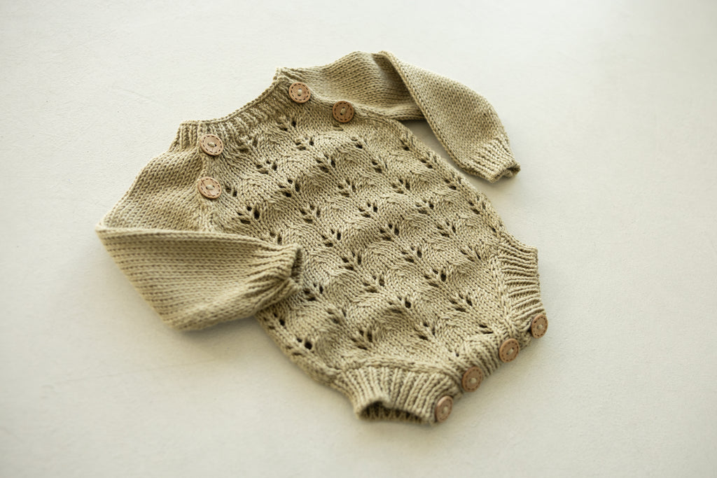 Knitted jumpsuit, bonnet and booties for a newborn, merino wool clothing set, newborn photo shoot props, newborn photo shoot clothes, hospital discharge clothes. (Copy) (Copy) (Copy) (Copy)