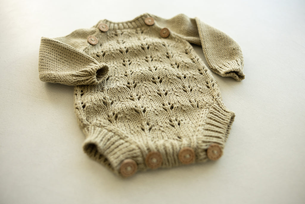 Knitted jumpsuit, bonnet and booties for a newborn, merino wool clothing set, newborn photo shoot props, newborn photo shoot clothes, hospital discharge clothes. (Copy) (Copy) (Copy) (Copy)