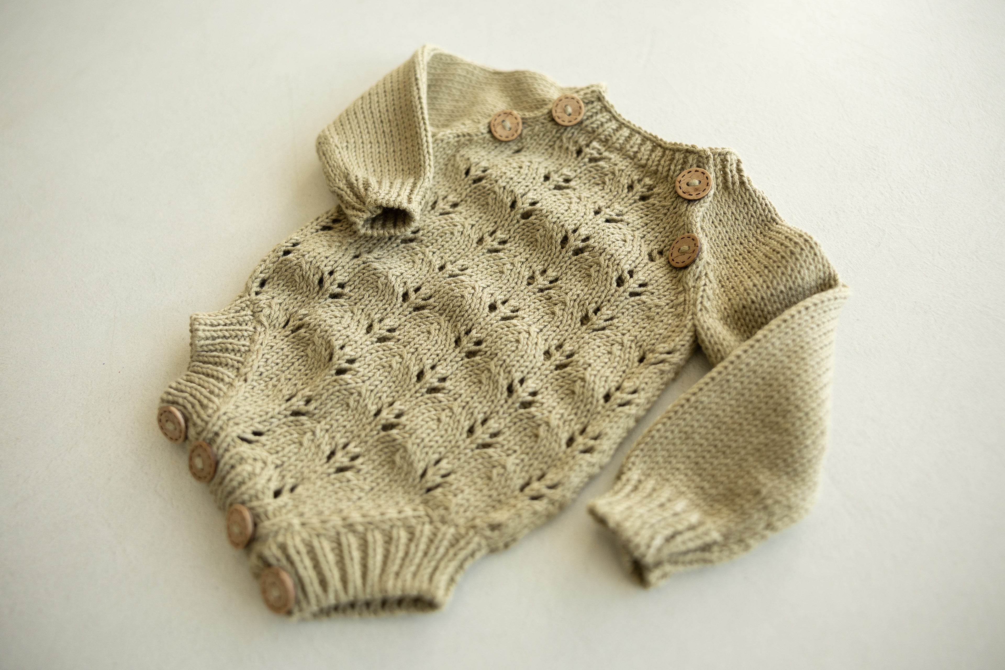 Knitted jumpsuit, bonnet and booties for a newborn, merino wool clothing set, newborn photo shoot props, newborn photo shoot clothes, hospital discharge clothes. (Copy) (Copy) (Copy) (Copy)