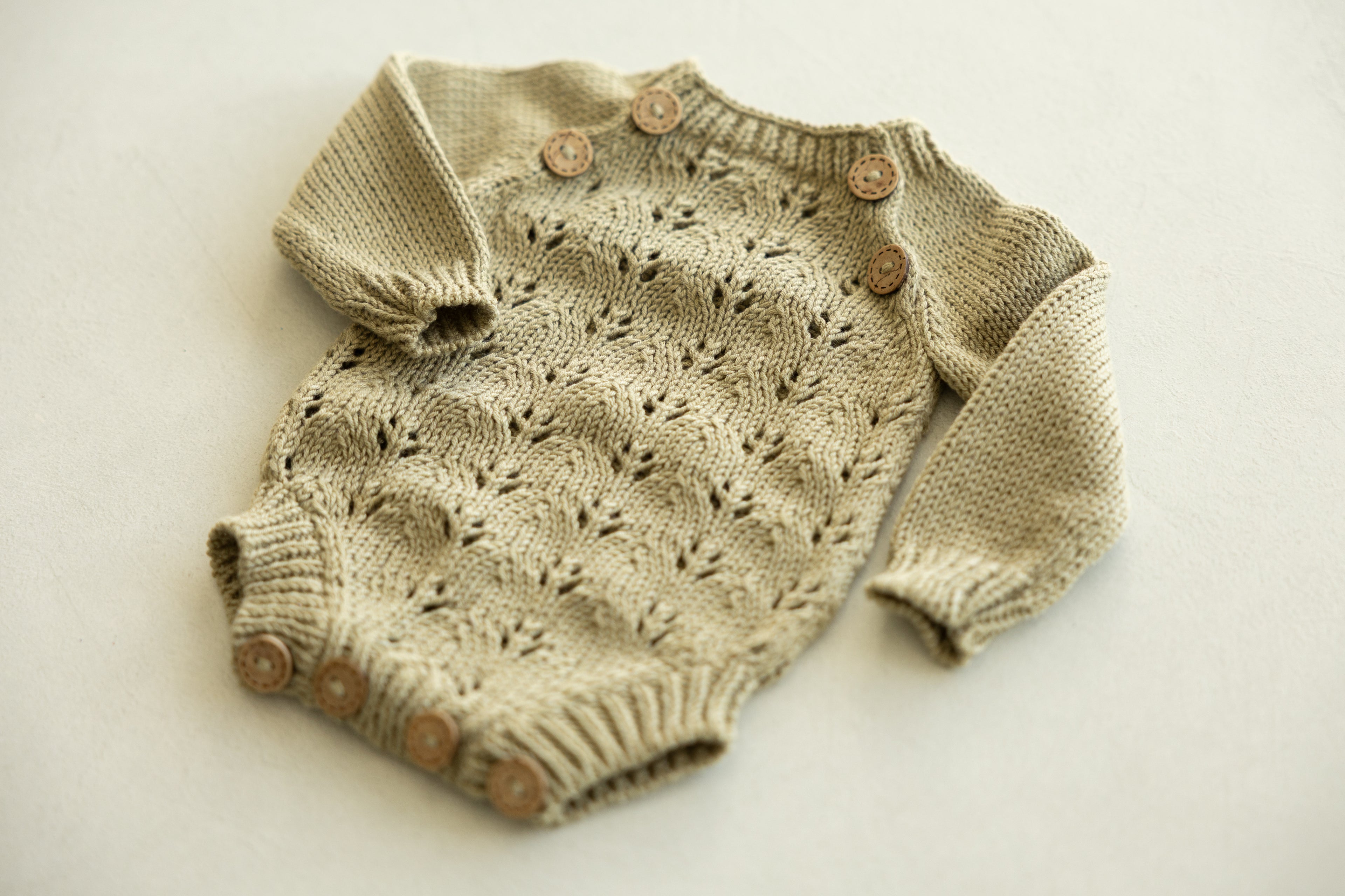 Knitted jumpsuit, bonnet and booties for a newborn, merino wool clothing set, newborn photo shoot props, newborn photo shoot clothes, hospital discharge clothes. (Copy) (Copy) (Copy) (Copy)