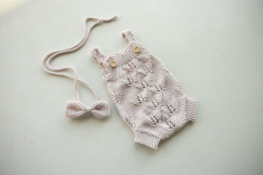 Knitted jumpsuit, bonnet and booties for a newborn, merino wool clothing set, newborn photo shoot props, newborn photo shoot clothes, hospital discharge clothes. (Copy) (Copy) (Copy) (Copy)