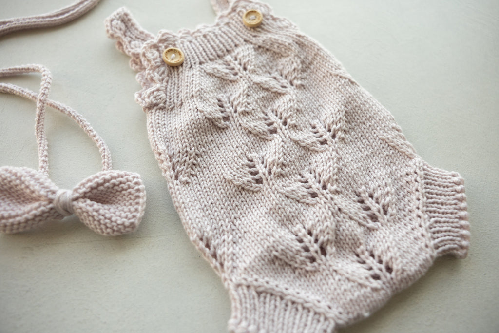 Knitted jumpsuit, bonnet and booties for a newborn, merino wool clothing set, newborn photo shoot props, newborn photo shoot clothes, hospital discharge clothes. (Copy) (Copy) (Copy) (Copy)
