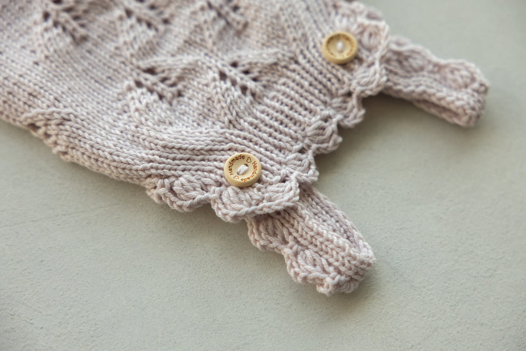 Knitted jumpsuit, bonnet and booties for a newborn, merino wool clothing set, newborn photo shoot props, newborn photo shoot clothes, hospital discharge clothes. (Copy) (Copy) (Copy) (Copy)