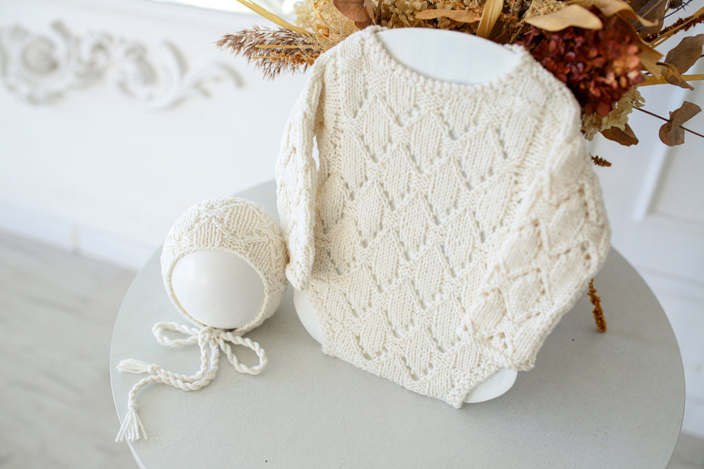 Knitted jumpsuit and bonnet, newborn photo shoot props set, newborn girl photo shoot outfit, maternity gift, newborn props