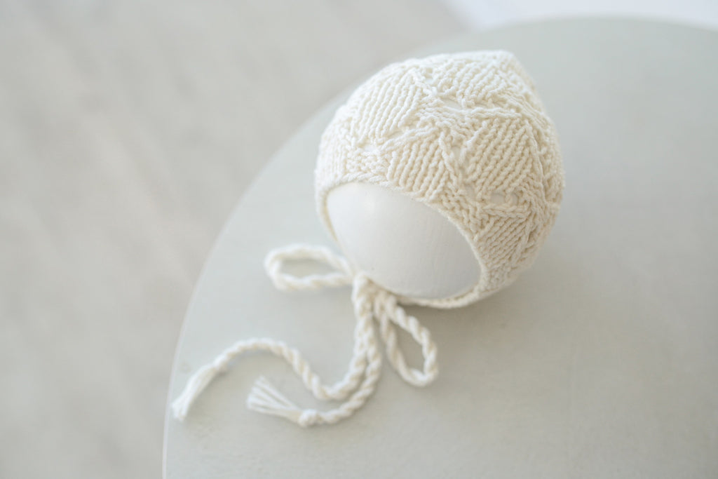 Knitted jumpsuit and bonnet, newborn photo shoot props set, newborn girl photo shoot outfit, maternity gift, newborn props