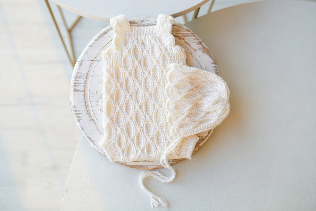 Knitted jumpsuit and bonnet, knitted newborn set, newborn photo shoot outfit, maternity gift, newborn props, newborn clothes, coming home outfit