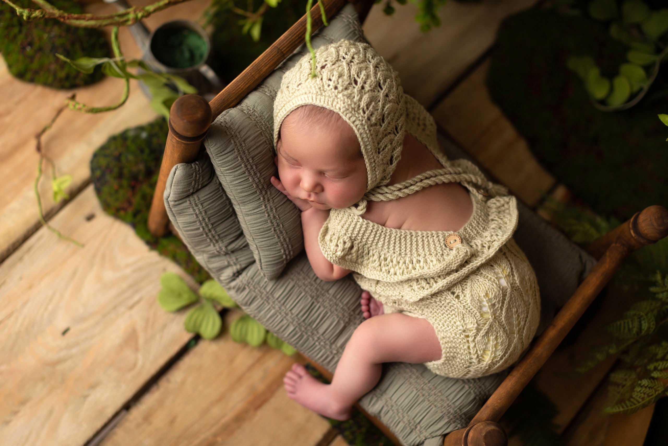 Knitted jumpsuit and bonnet, newborn photo shoot props set, newborn girl photo shoot outfit, maternity gift, newborn props