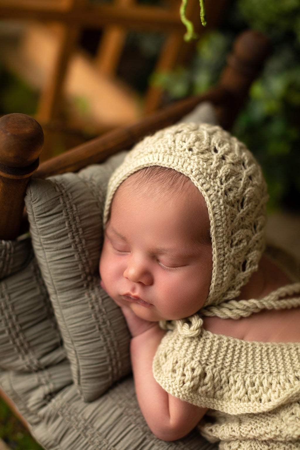 Knitted jumpsuit and bonnet, newborn photo shoot props set, newborn girl photo shoot outfit, maternity gift, newborn props
