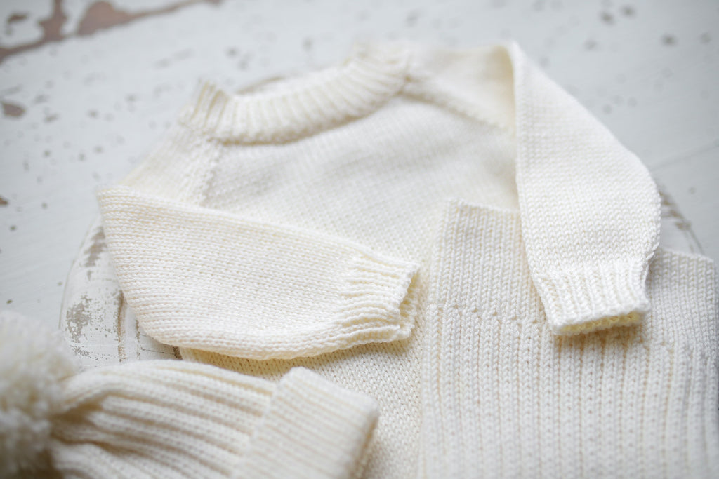 Merino Wool Newborn Baby Set, Newborn Baby Clothes Set, Sweater and Pants, Neutral Baby Set, Newborn Baby Clothes, Maternity Gift, Knitted Newborn Photo Shoot Props