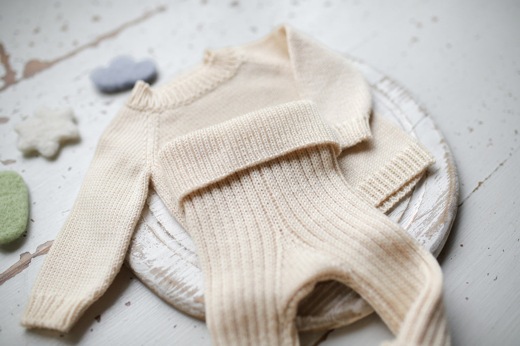 Merino Wool Newborn Baby Set, Newborn Baby Clothes Set, Sweater and Pants, Neutral Baby Set, Newborn Baby Clothes, Maternity Gift, Knitted Newborn Photo Shoot Props