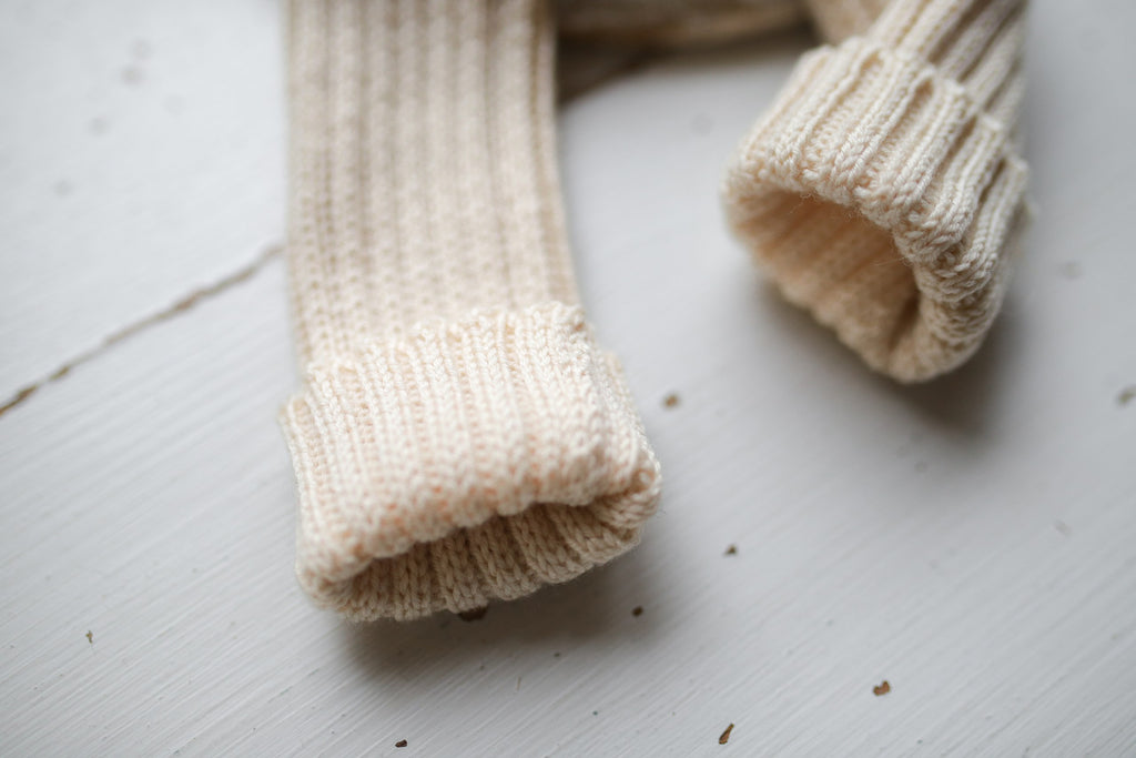 Merino Wool Newborn Baby Set, Newborn Baby Clothes Set, Sweater and Pants, Neutral Baby Set, Newborn Baby Clothes, Maternity Gift, Knitted Newborn Photo Shoot Props