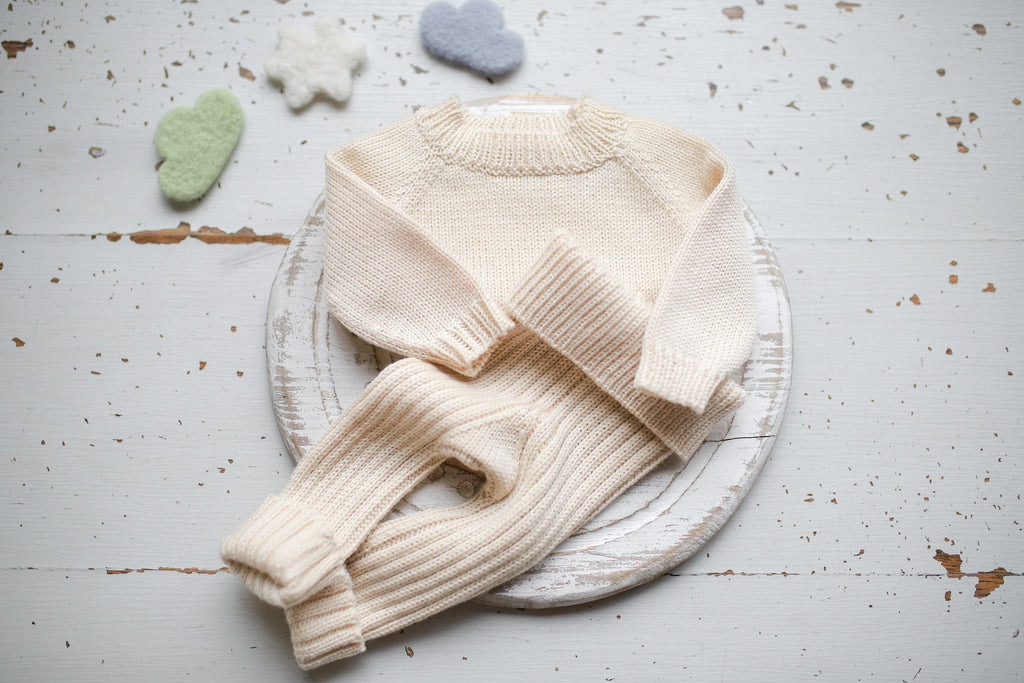 Merino Wool Newborn Baby Set, Newborn Baby Clothes Set, Sweater and Pants, Neutral Baby Set, Newborn Baby Clothes, Maternity Gift, Knitted Newborn Photo Shoot Props
