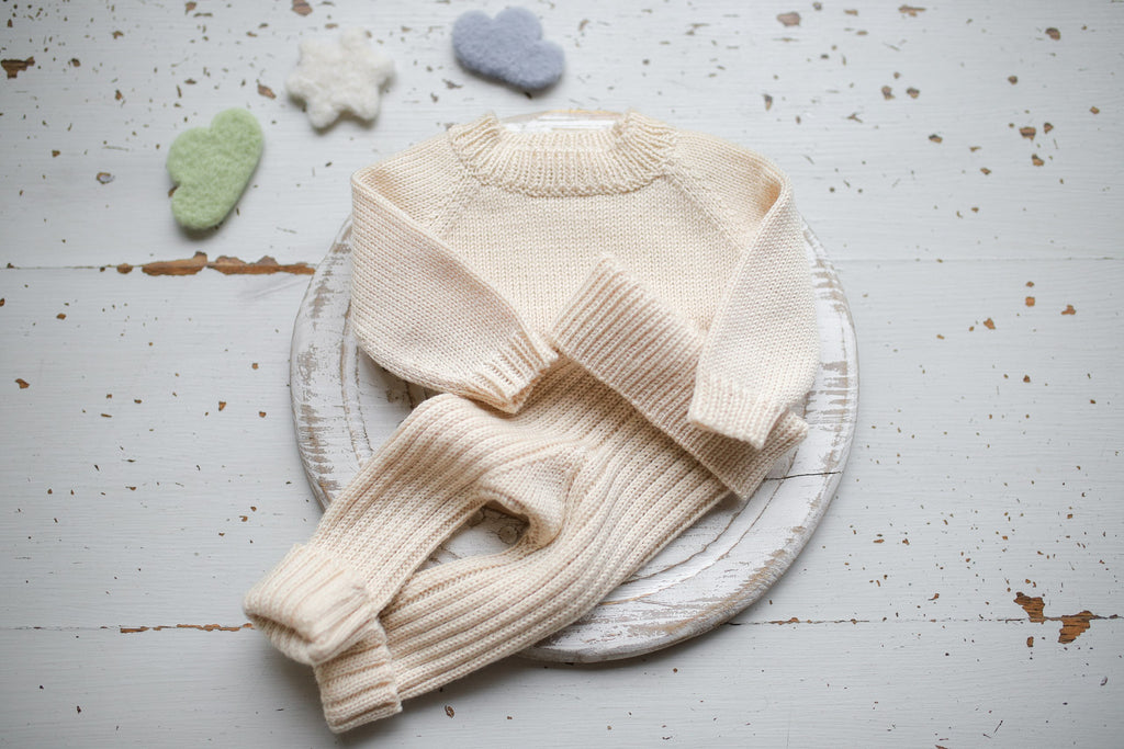 Merino Wool Newborn Baby Set, Newborn Baby Clothes Set, Sweater and Pants, Neutral Baby Set, Newborn Baby Clothes, Maternity Gift, Knitted Newborn Photo Shoot Props (Copy)