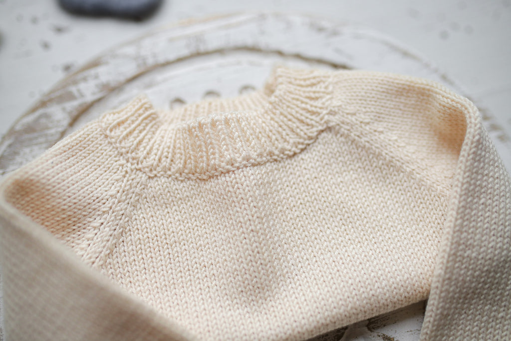 Merino Wool Newborn Baby Set, Newborn Baby Clothes Set, Sweater and Pants, Neutral Baby Set, Newborn Baby Clothes, Maternity Gift, Knitted Newborn Photo Shoot Props