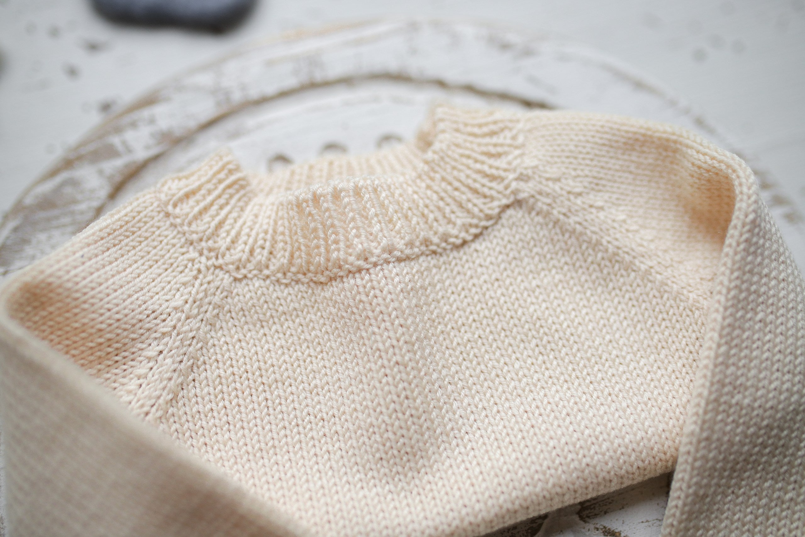 Merino Wool Newborn Baby Set, Newborn Baby Clothes Set, Sweater and Pants, Neutral Baby Set, Newborn Baby Clothes, Maternity Gift, Knitted Newborn Photo Shoot Props