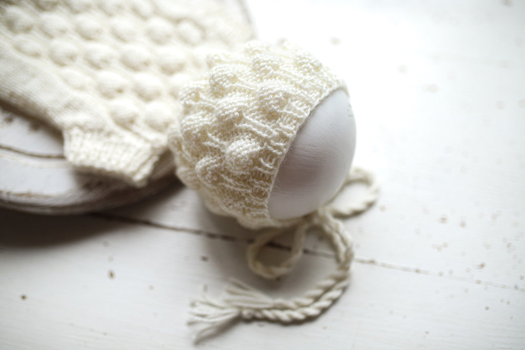Knitted jumpsuit and bonnet for newborn, knitted set for newborn, newborn clothes, newborn photo shoot set, newborn photo shoot clothes, baby shower gift