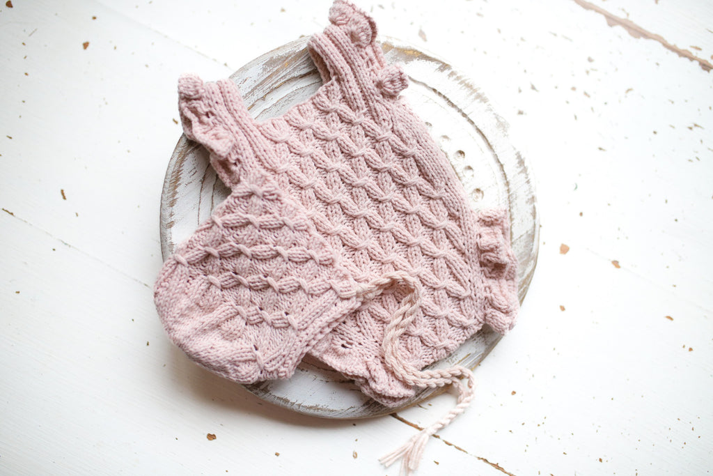 Knitted newborn set, knitted newborn jumpsuit, newborn hat, newborn clothing set, newborn cap, newborn photo shoot, maternity gift, knitted accessories for newborn photo shoot
