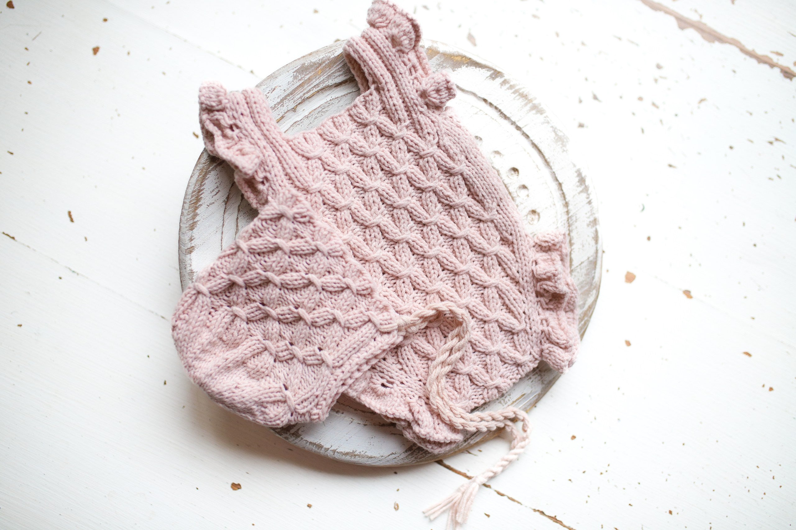 Knitted newborn set, knitted newborn jumpsuit, newborn hat, newborn clothing set, newborn cap, newborn photo shoot, maternity gift, knitted accessories for newborn photo shoot