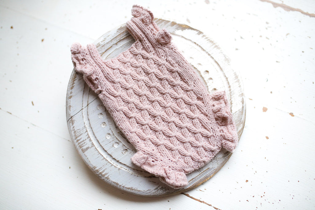 Knitted newborn set, knitted newborn jumpsuit, newborn hat, newborn clothing set, newborn cap, newborn photo shoot, maternity gift, knitted accessories for newborn photo shoot