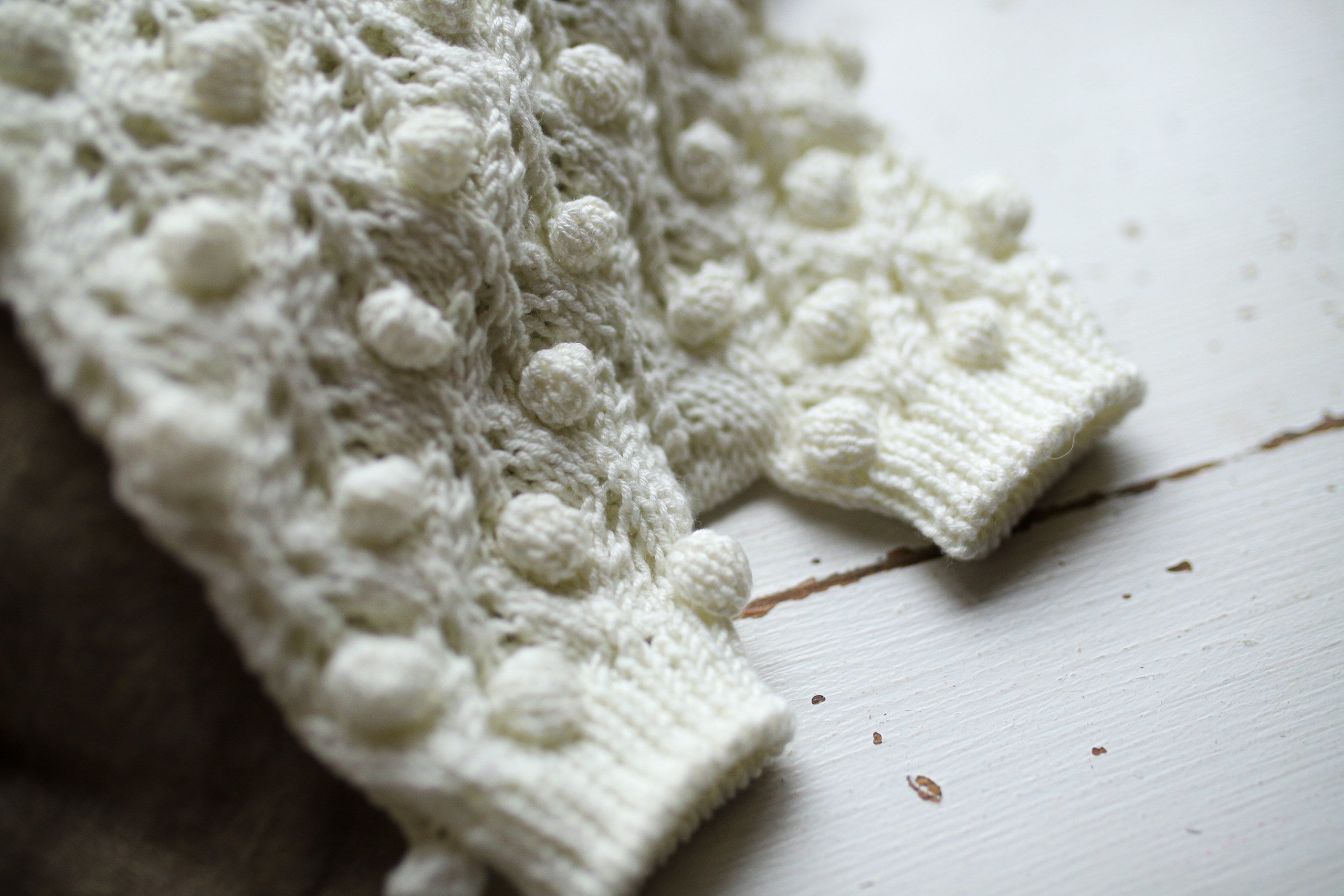 Knitted set for a newborn girl, knitted jumpsuit and bonnet, outfit for a newborn photo shoot, gift for pregnant women, props for newborns, outfit for discharge from the hospital