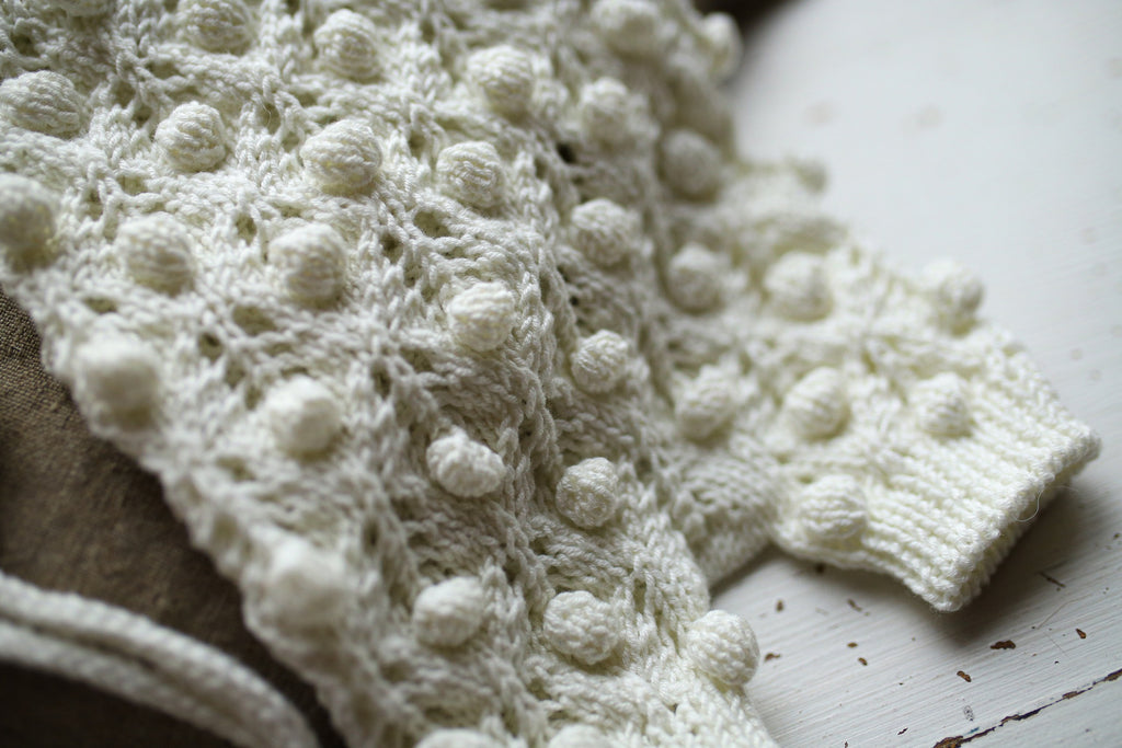 Knitted set for a newborn girl, knitted jumpsuit and bonnet, outfit for a newborn photo shoot, gift for pregnant women, props for newborns, outfit for discharge from the hospital