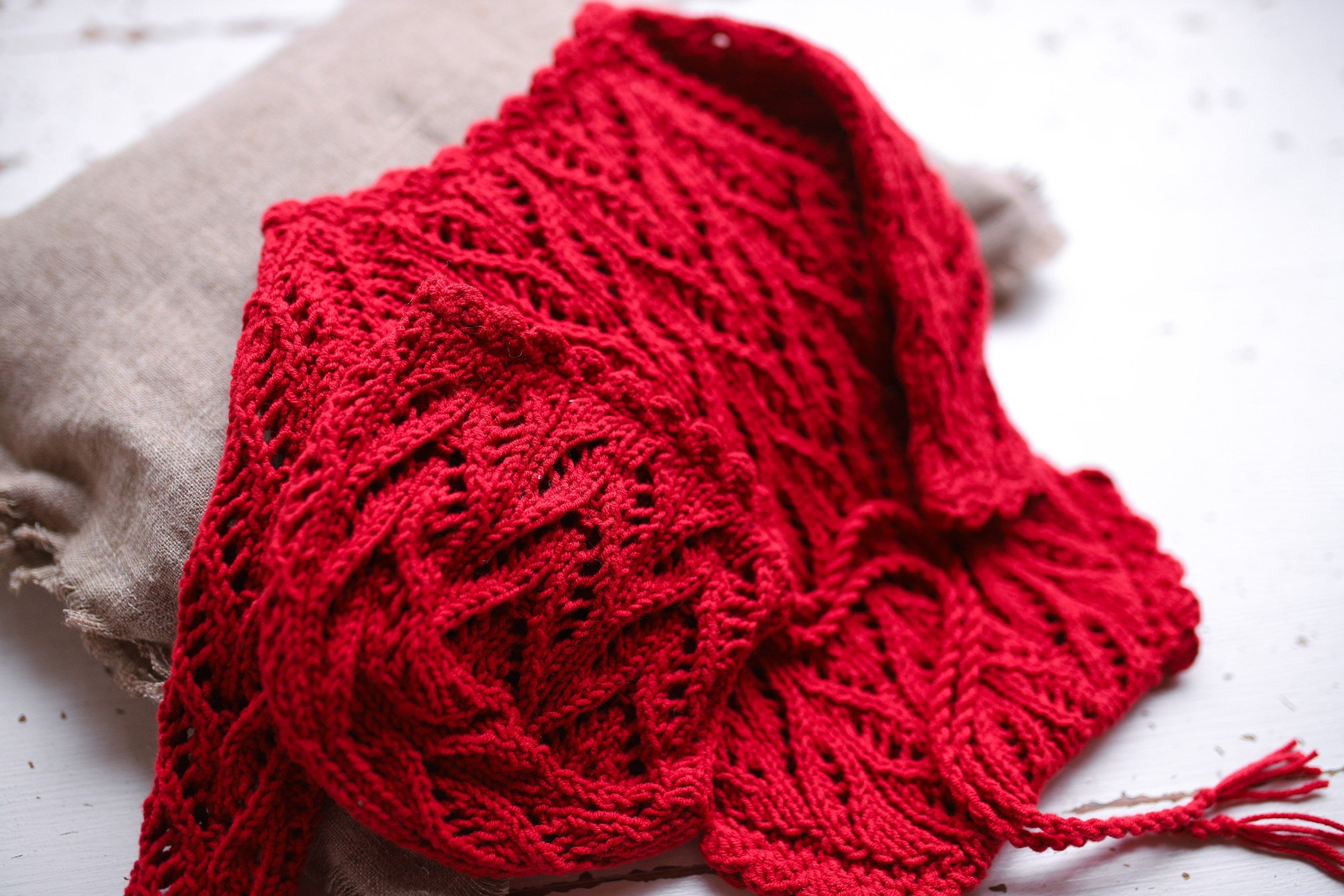 Knitted newborn set: jumpsuit and bonnet. Wool and acrylic blend. Perfect for a newborn photo shoot. A gift for a baby shower, a hospital discharge set, or a gift for new parents.