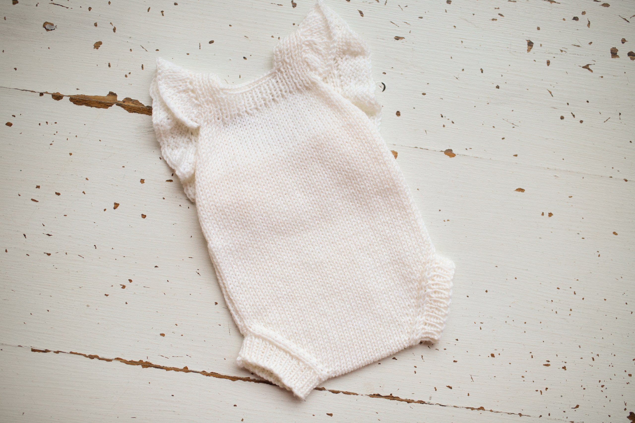 Knitted jumpsuit, bonnet and booties for a newborn, merino wool clothing set, newborn photo shoot props, newborn photo shoot clothes, hospital discharge clothes. (Copy)