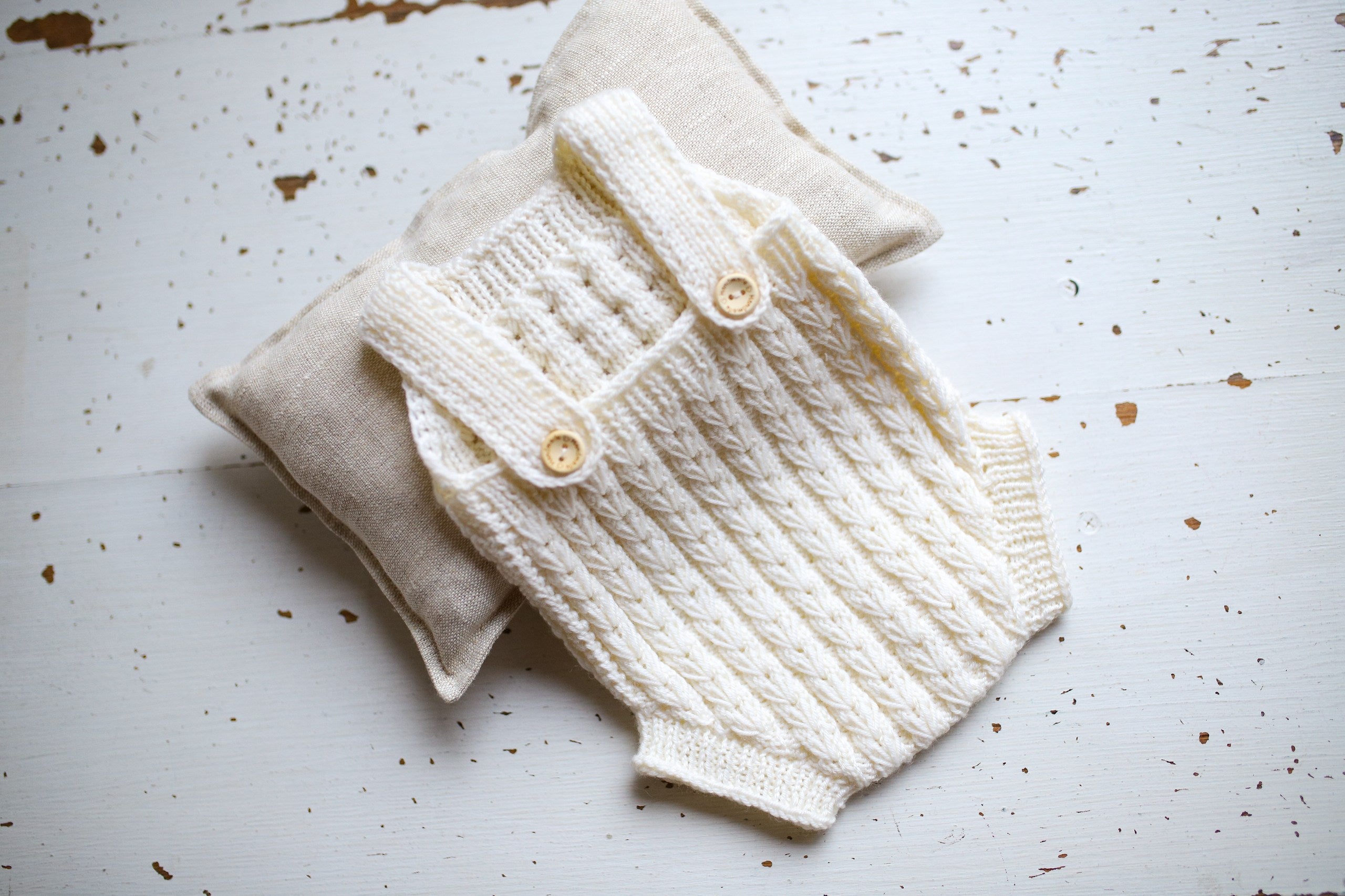 Neutral newborn photo shoot romper, cotton knit baby outfit, newborn photo shoot props, gender neutral baby photo shoot outfit, baby shower gift.