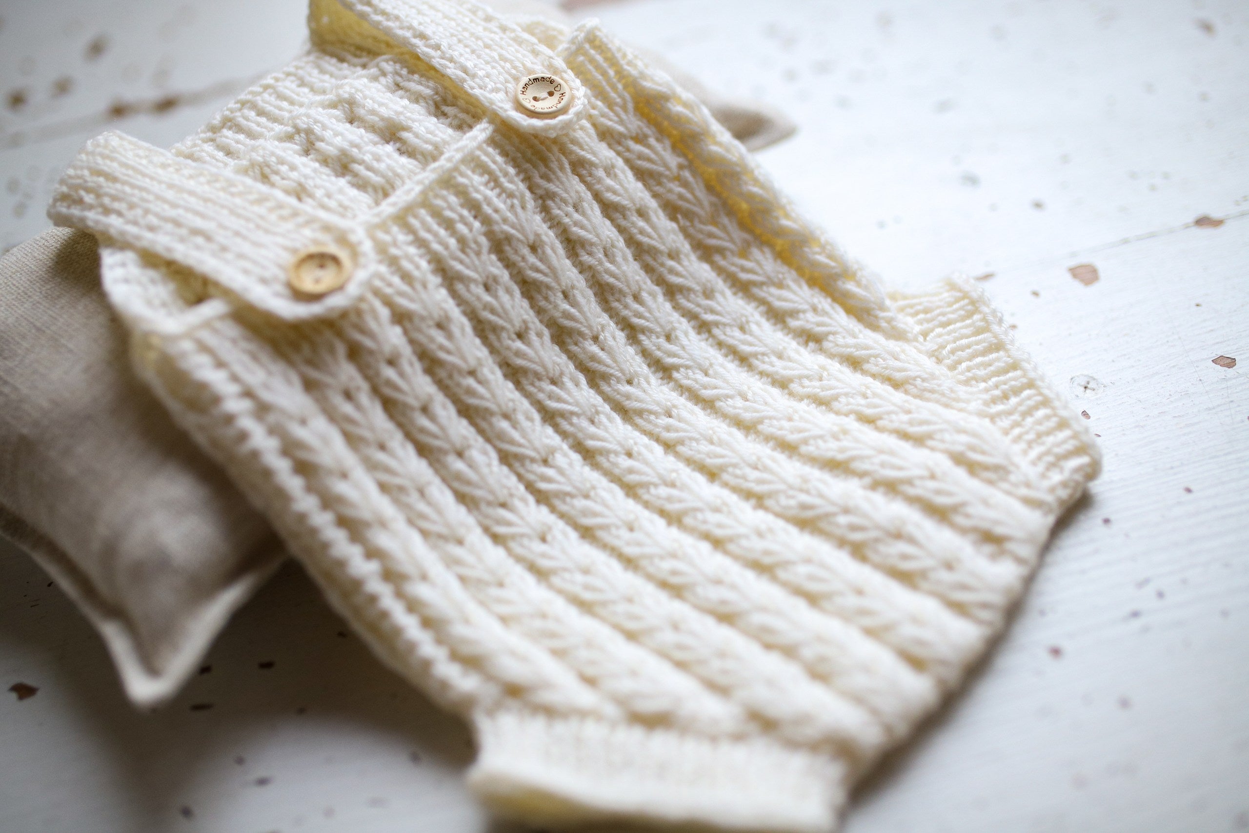 Neutral newborn photo shoot romper, cotton knit baby outfit, newborn photo shoot props, gender neutral baby photo shoot outfit, baby shower gift.