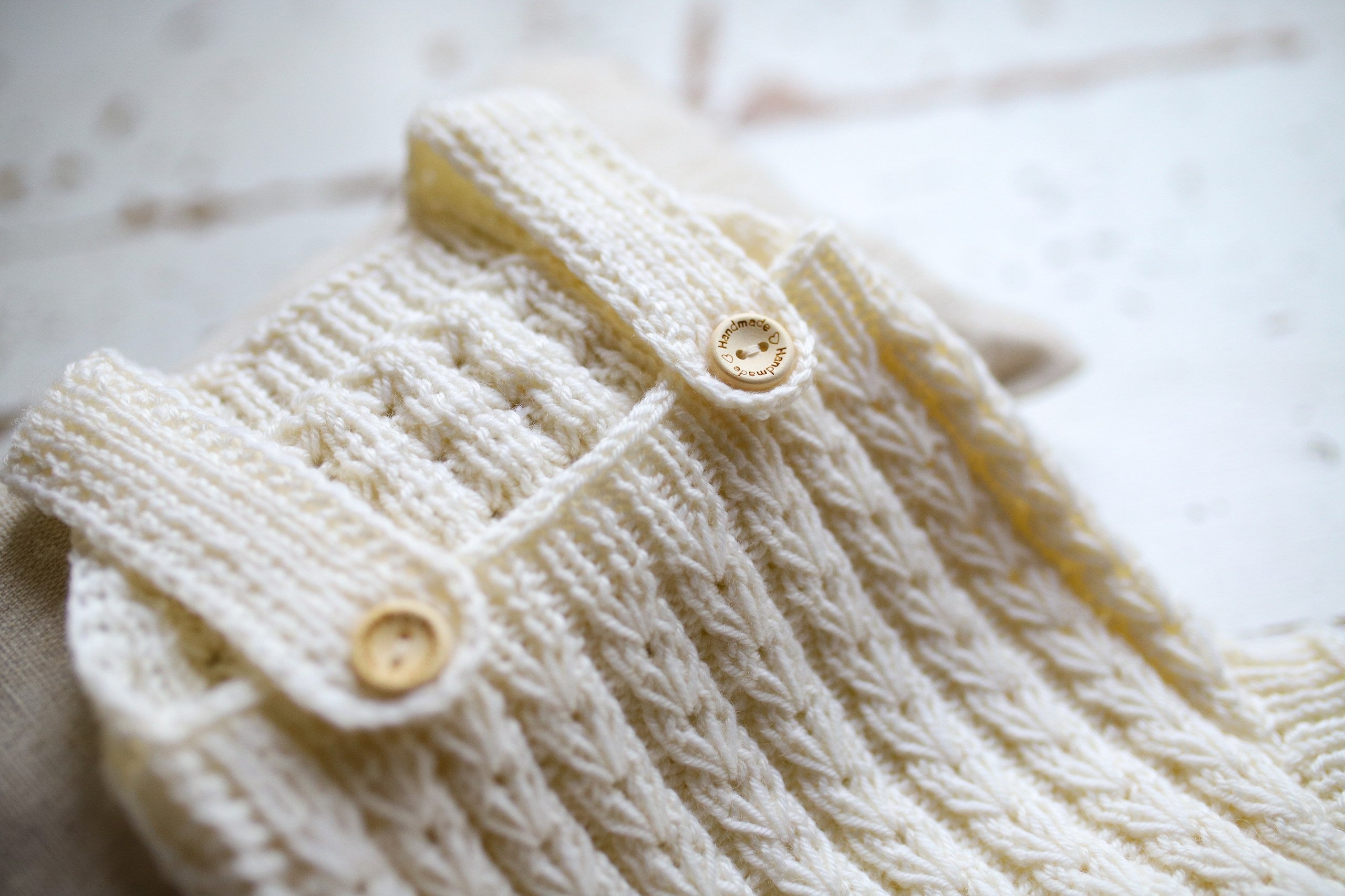 Neutral newborn photo shoot romper, cotton knit baby outfit, newborn photo shoot props, gender neutral baby photo shoot outfit, baby shower gift.