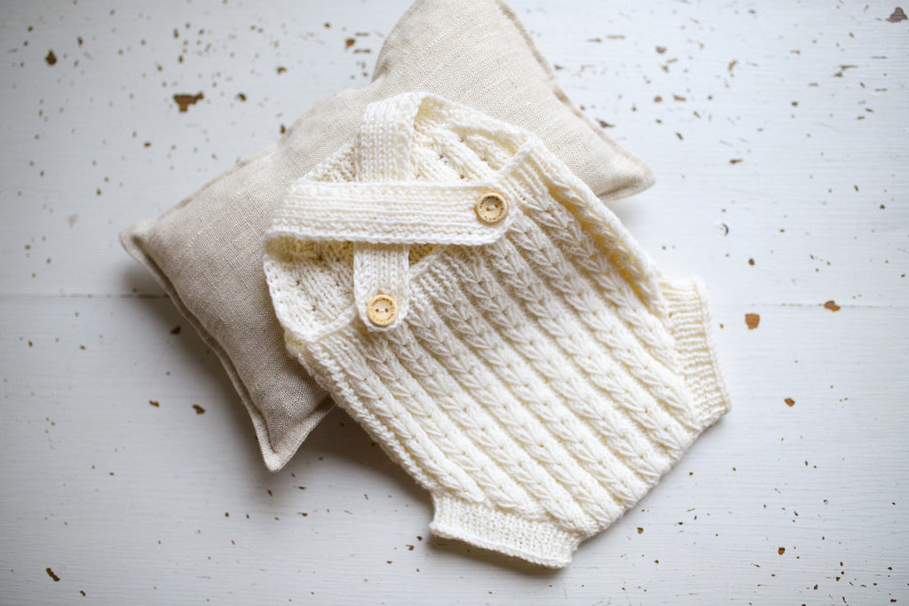 Neutral newborn photo shoot romper, cotton knit baby outfit, newborn photo shoot props, gender neutral baby photo shoot outfit, baby shower gift.