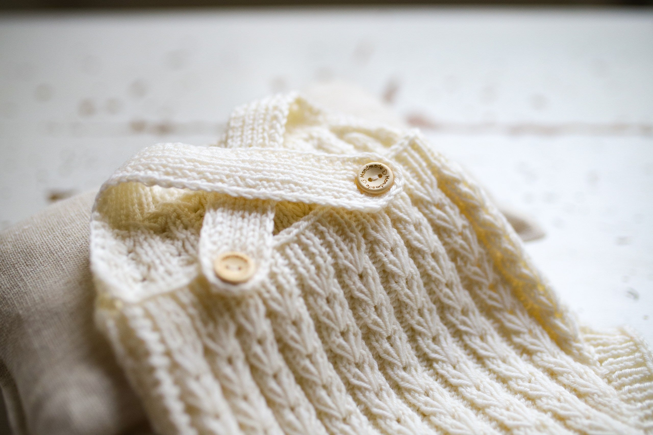 Neutral newborn photo shoot romper, cotton knit baby outfit, newborn photo shoot props, gender neutral baby photo shoot outfit, baby shower gift.