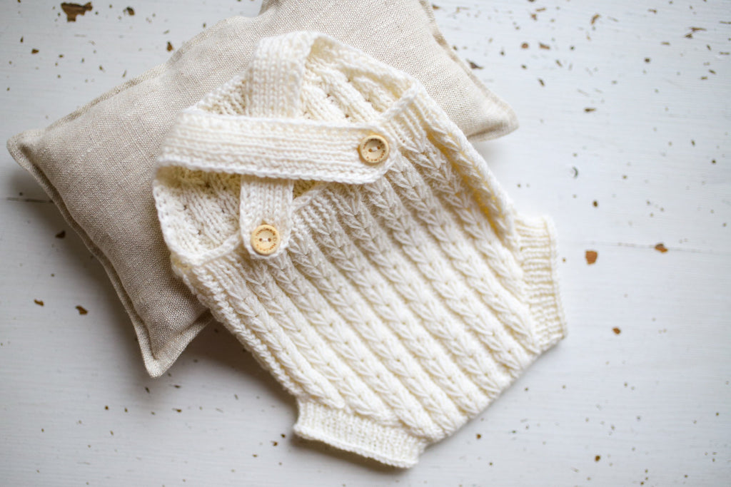 Neutral newborn photo shoot romper, cotton knit baby outfit, newborn photo shoot props, gender neutral baby photo shoot outfit, baby shower gift.