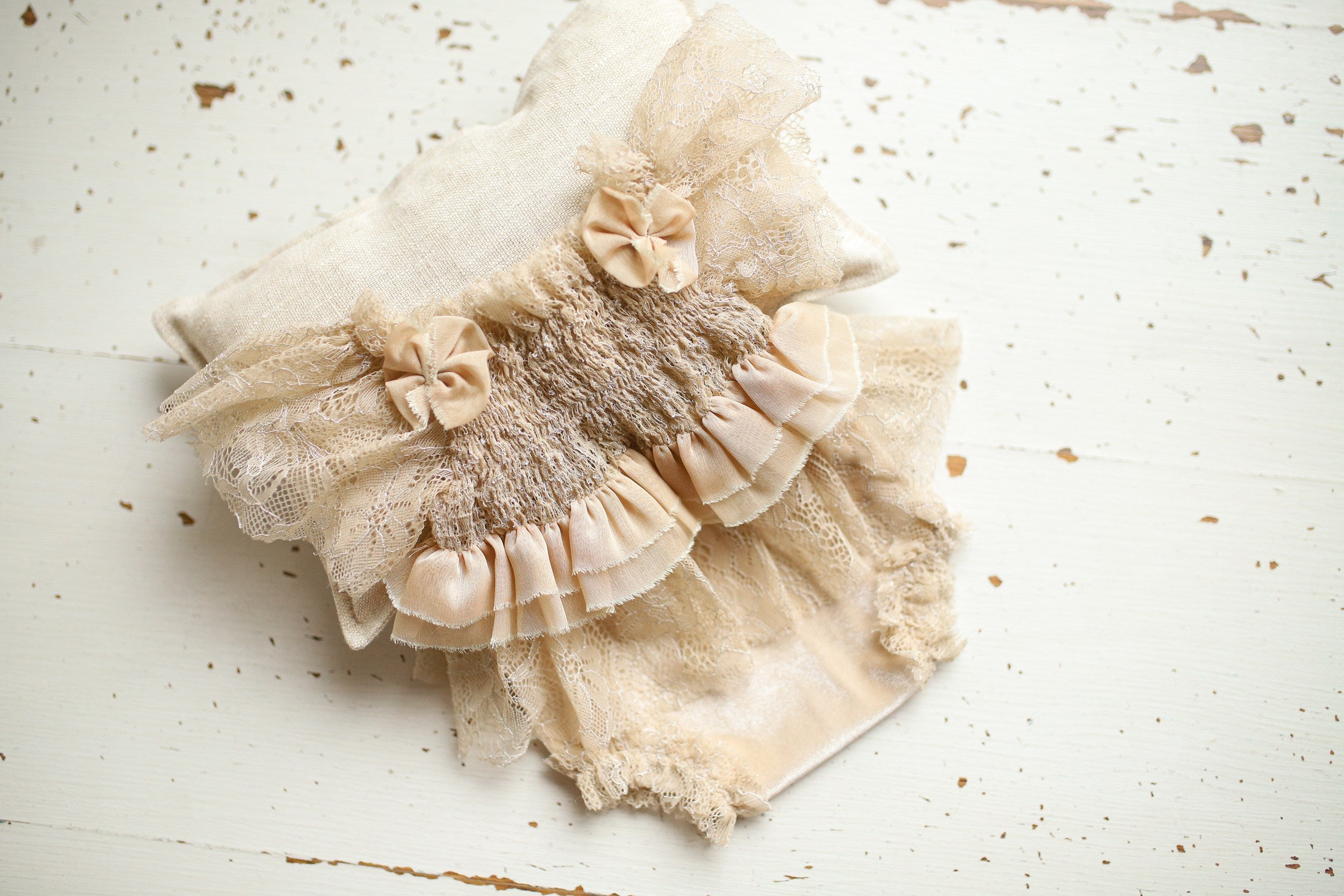 Newborn Baby Girl Velvet Romper, Lace Romper and Headband, Newborn Photo Shoot Outfit, Baby Girl Gift, Newborn Photo Shoot Props.