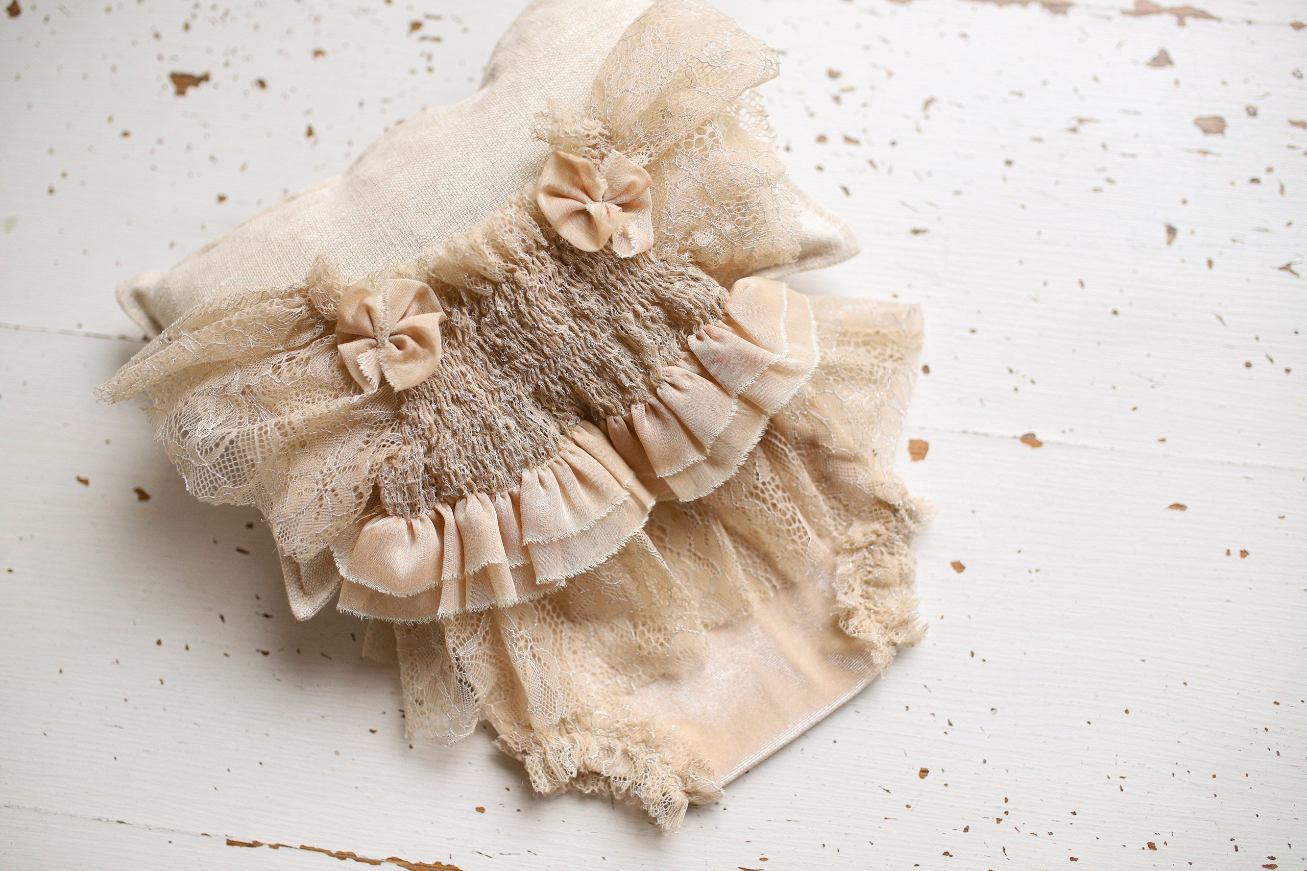 Newborn Baby Girl Velvet Romper, Lace Romper and Headband, Newborn Photo Shoot Outfit, Baby Girl Gift, Newborn Photo Shoot Props.