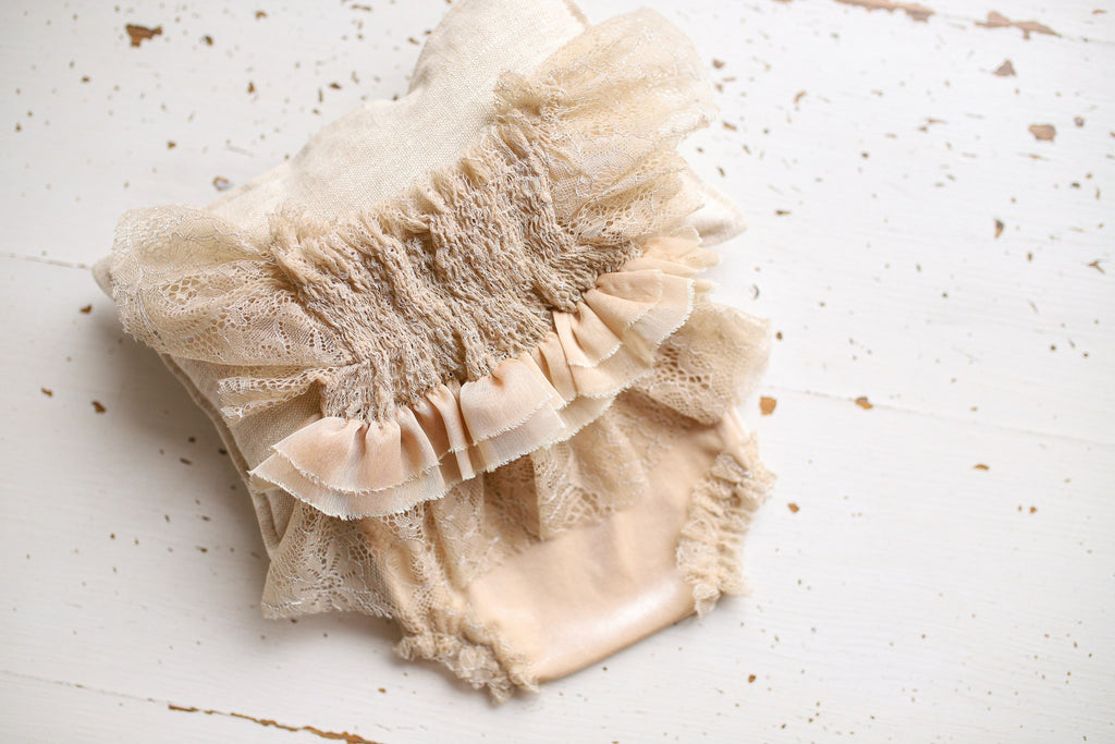 Newborn Baby Girl Velvet Romper, Lace Romper and Headband, Newborn Photo Shoot Outfit, Baby Girl Gift, Newborn Photo Shoot Props.