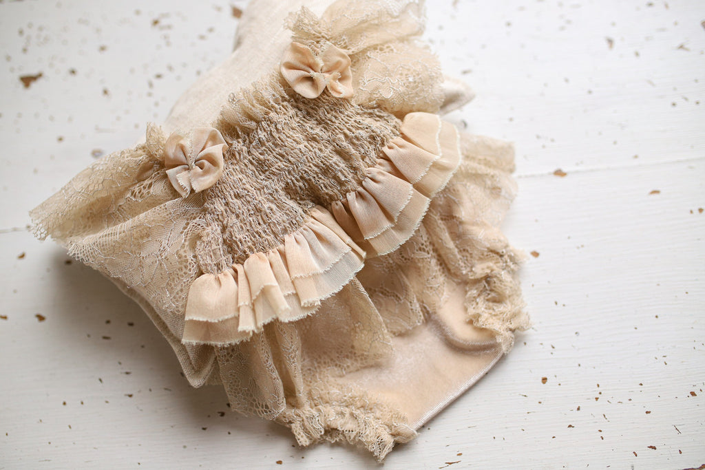Newborn Baby Girl Velvet Romper, Lace Romper and Headband, Newborn Photo Shoot Outfit, Baby Girl Gift, Newborn Photo Shoot Props.