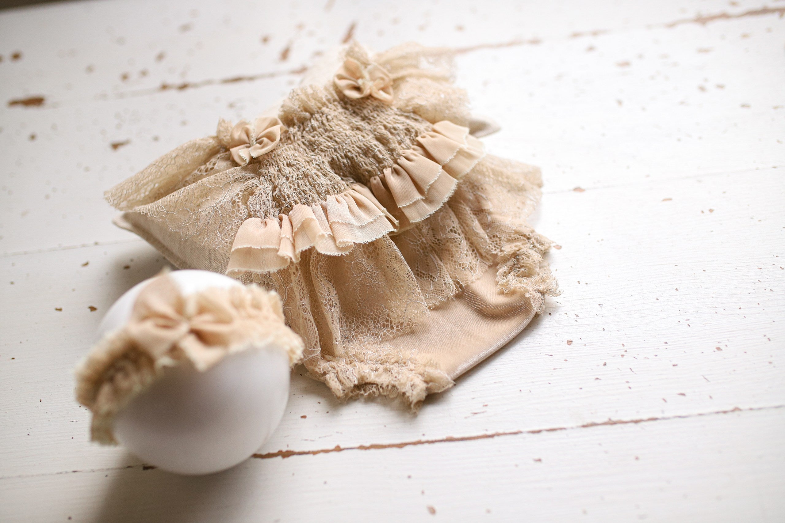 Newborn Baby Girl Velvet Romper, Lace Romper and Headband, Newborn Photo Shoot Outfit, Baby Girl Gift, Newborn Photo Shoot Props.