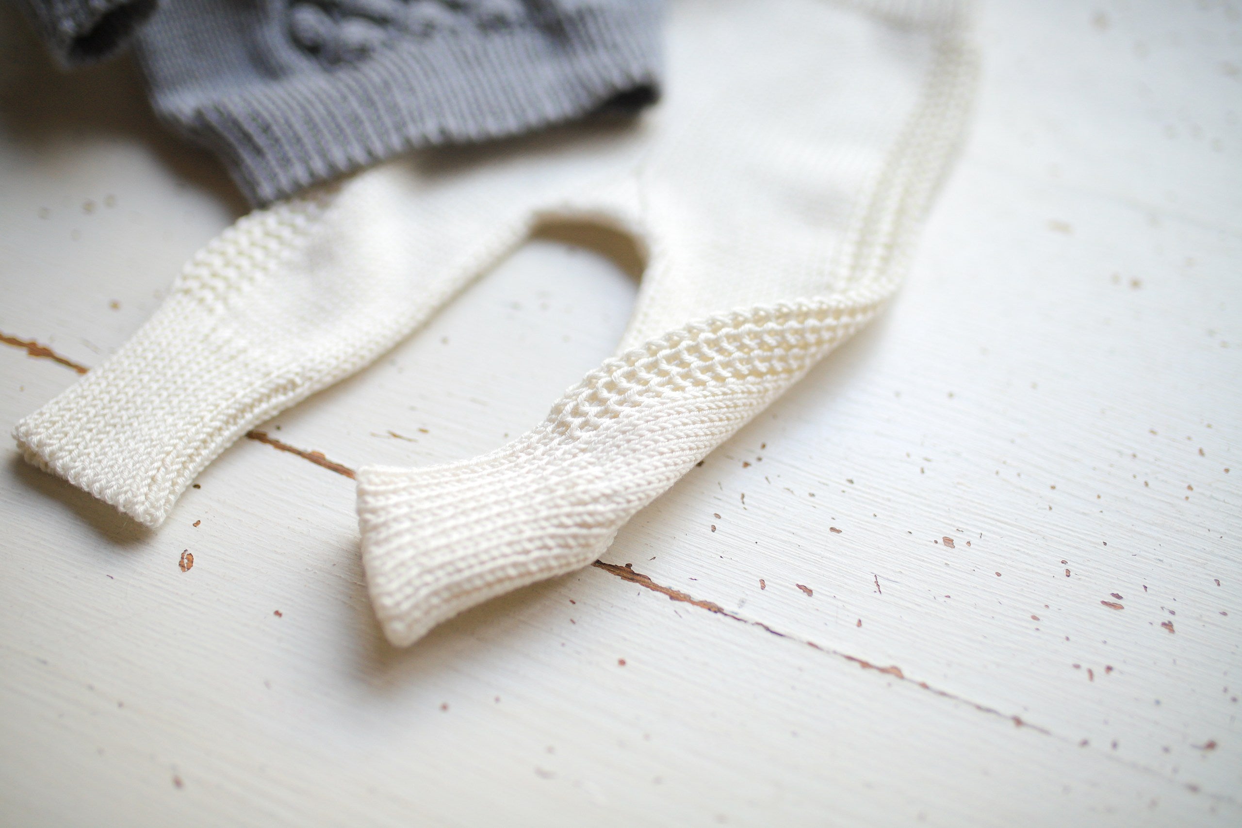 Handmade Knitted Newborn Baby Set Suspender Pants and Sweater Cotton Baby Outfit Newborn Photo Shoot Props Newborn Photography Set Baby Shower Gift