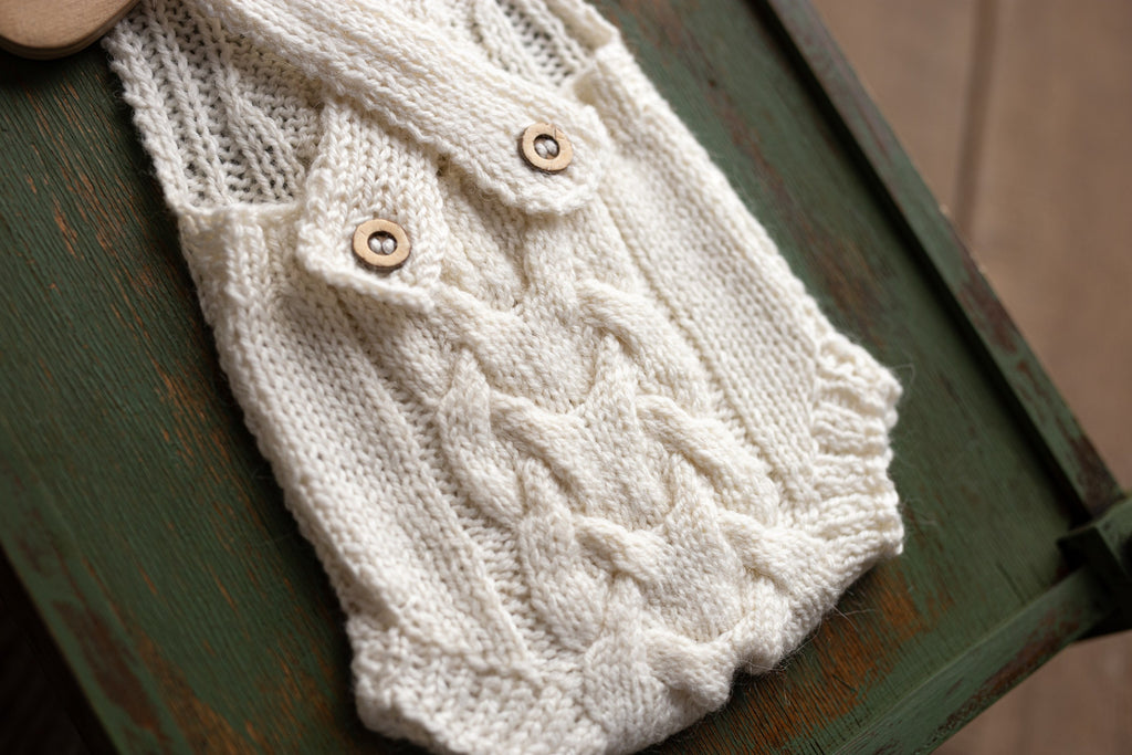 Knitted jumpsuit and bonnet, newborn photo shoot props set, newborn girl photo shoot outfit, maternity gift, newborn props