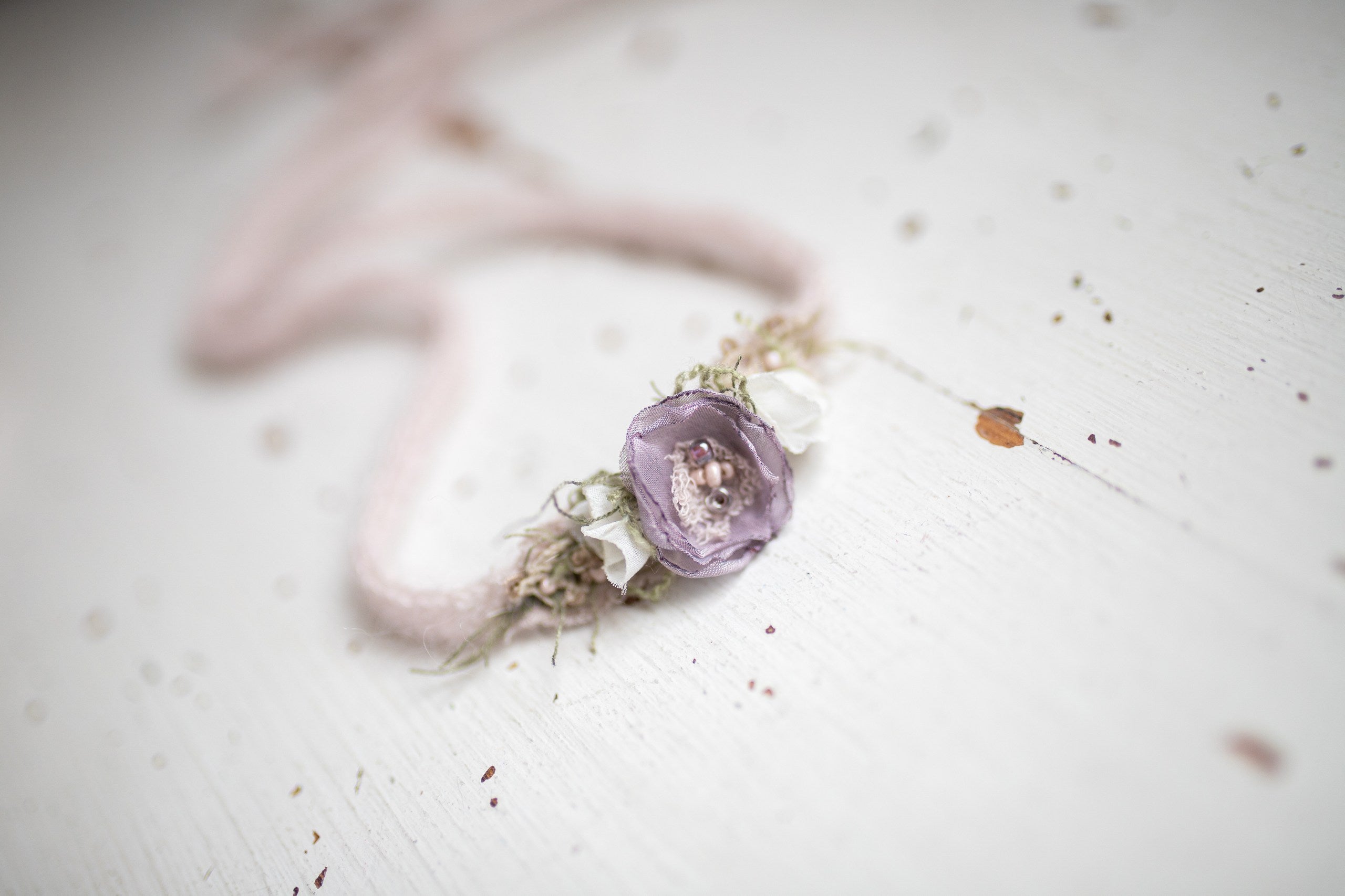 Newborn baby girl lace headband, dainty baby headband, newborn flower accessory, newborn photo shoot props, delicate flower headband
