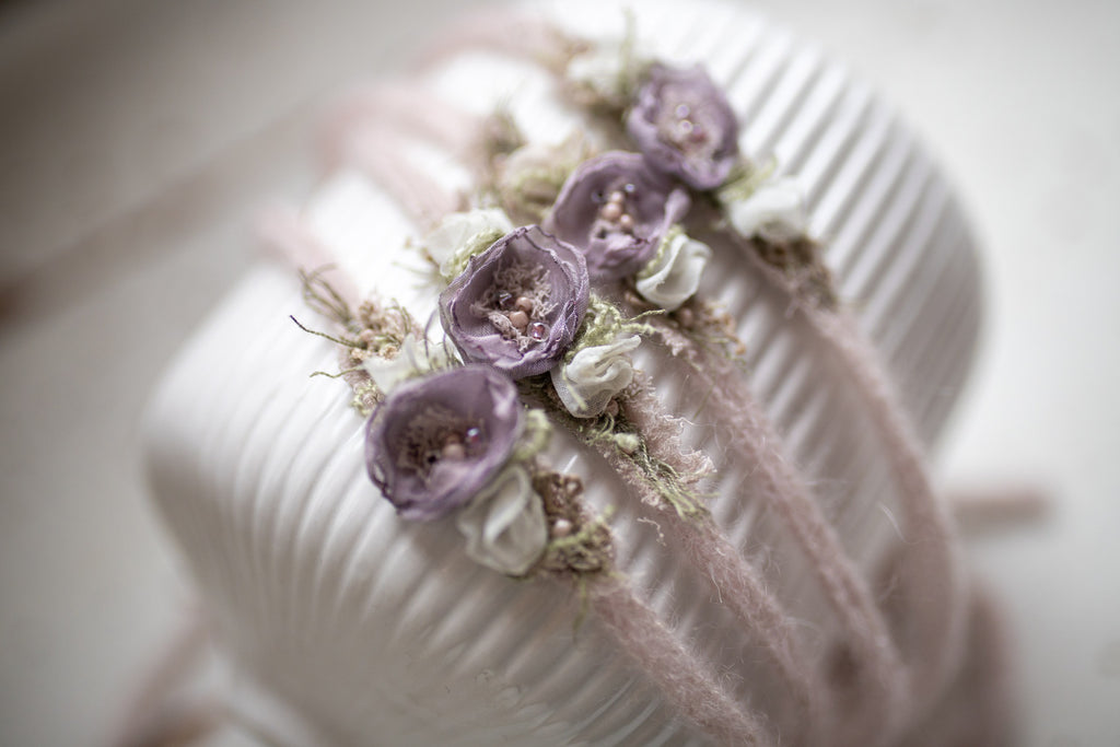 Newborn baby girl lace headband, dainty baby headband, newborn flower accessory, newborn photo shoot props, delicate flower headband