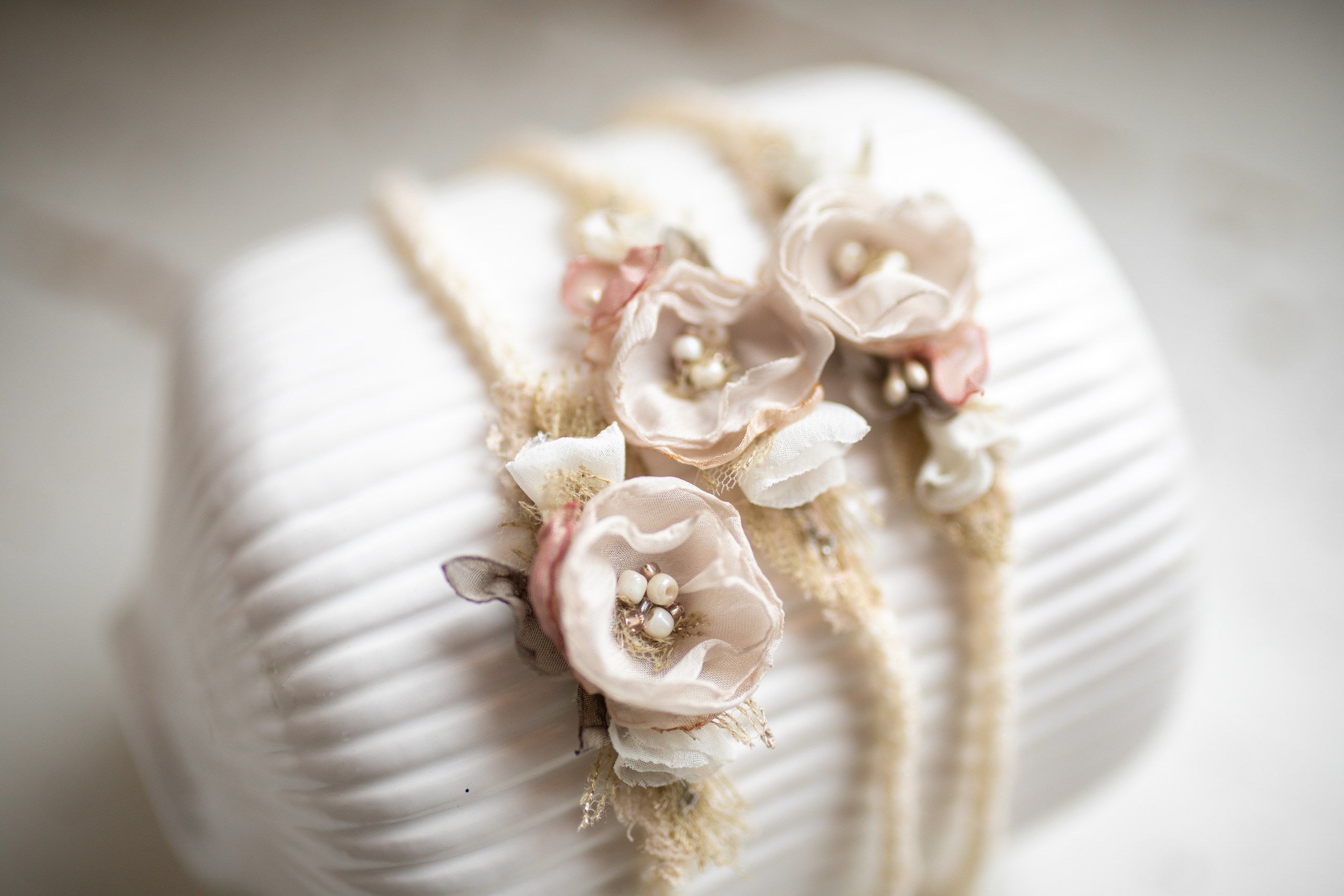 Newborn Baby Girl Lace Headband, Soft Tie Headband for Baby Photo Shoot, Newborn Flower Accessory, Newborn Photo Props, Delicate Floral Headband