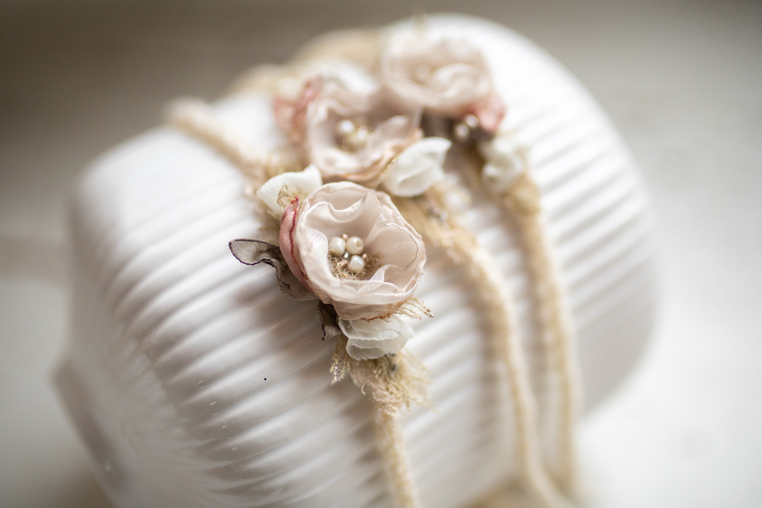 Newborn Baby Girl Lace Headband, Soft Tie Headband for Baby Photo Shoot, Newborn Flower Accessory, Newborn Photo Props, Delicate Floral Headband