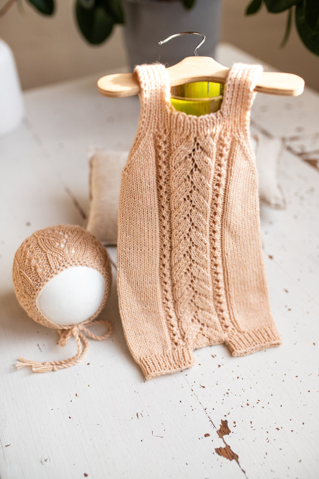 Merino Wool Newborn Romper and Bonnet Set, Gender Neutral Outfit, Hand Knitted Newborn Photo Prop, Hospital Discharge Outfit, Newborn Prop, Baby Shower Gift